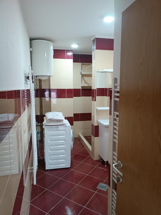 ホテル 2Bdr Apt With Balcony With View- Free Parking サラエヴォ エクステリア 写真